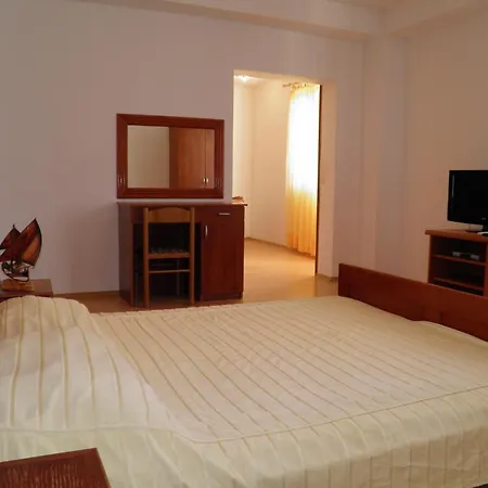 Alen Apartment Vis