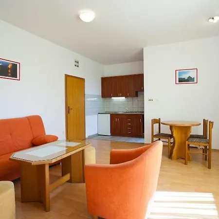Alen Apartment Vis