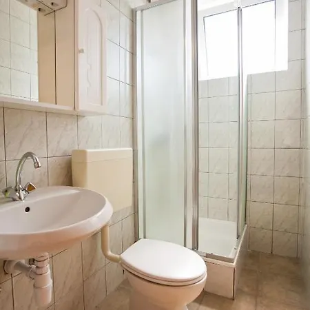 Alen Apartment Vis