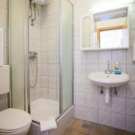 Alen Apartment Vis
